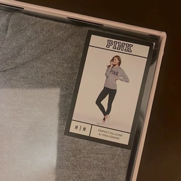 PINK Perfect Pullover & Yoga Leggings Set - Picture 2 of 4